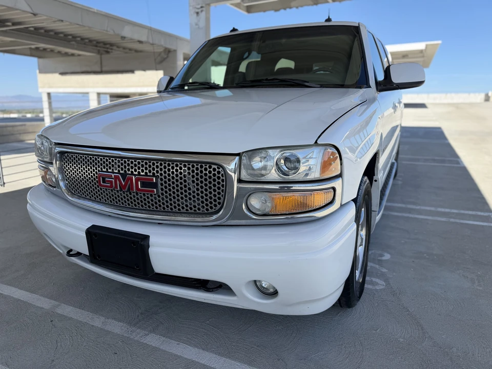 2003 GMC Yukon 2nd Gen - Image 5 of 31