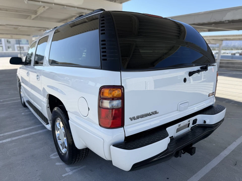 2003 GMC Yukon 2nd Gen - Image 14 of 31