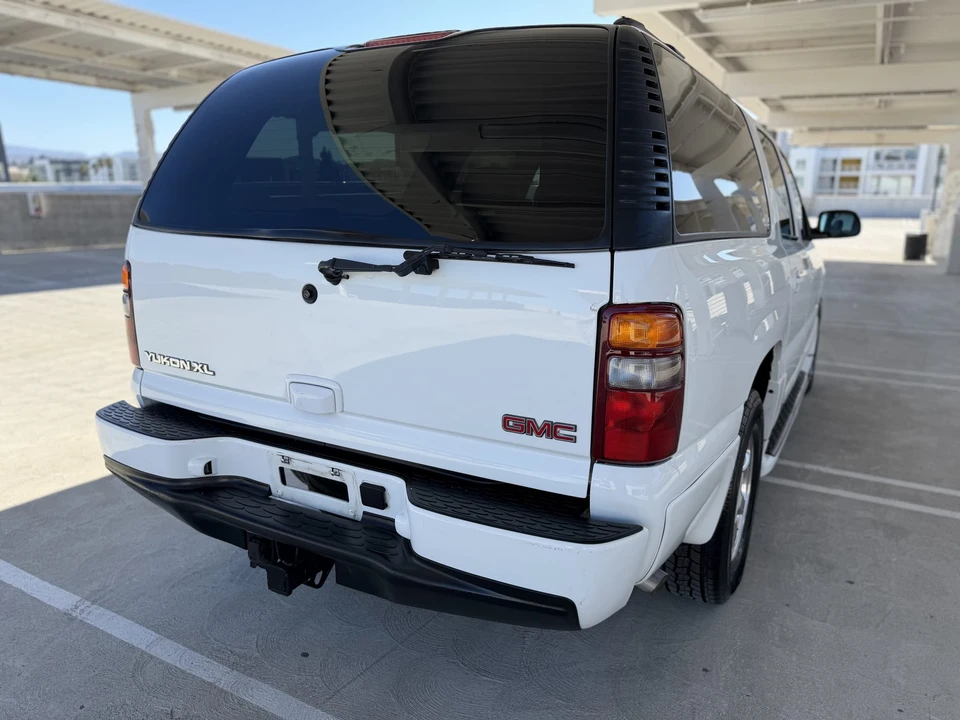 2003 GMC Yukon 2nd Gen - Image 19 of 31