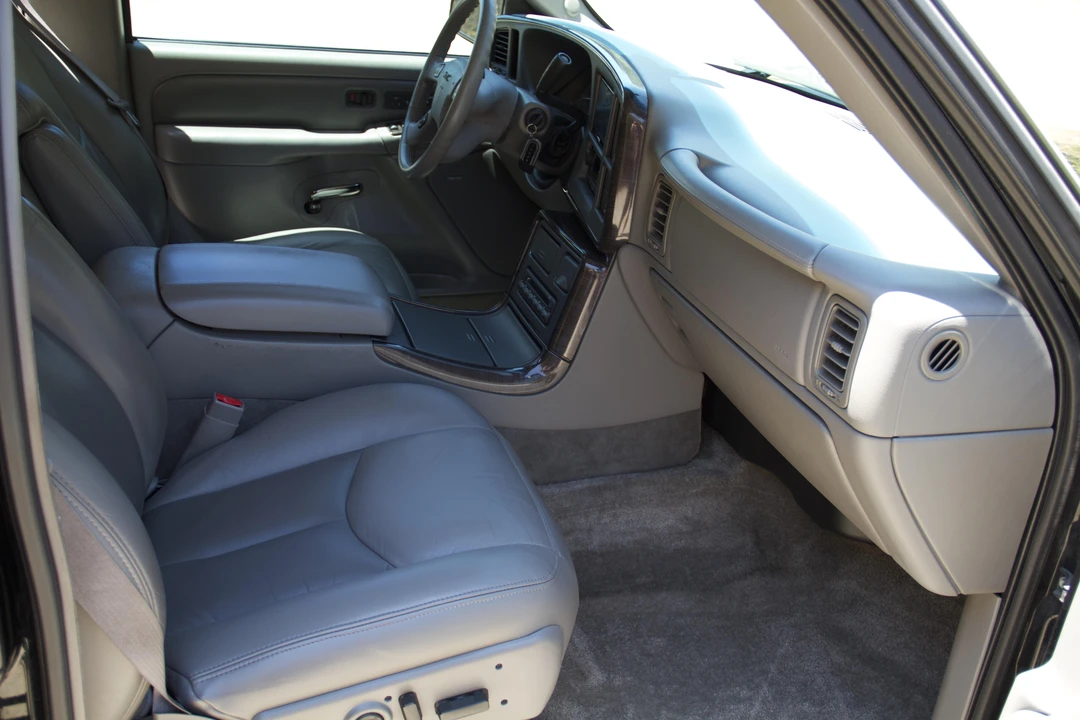 2003 GMC Yukon 2nd Gen - Image 26 of 31