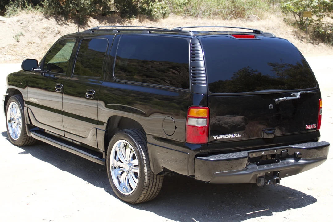 2003 GMC Yukon 2nd Gen - Image 3 of 31