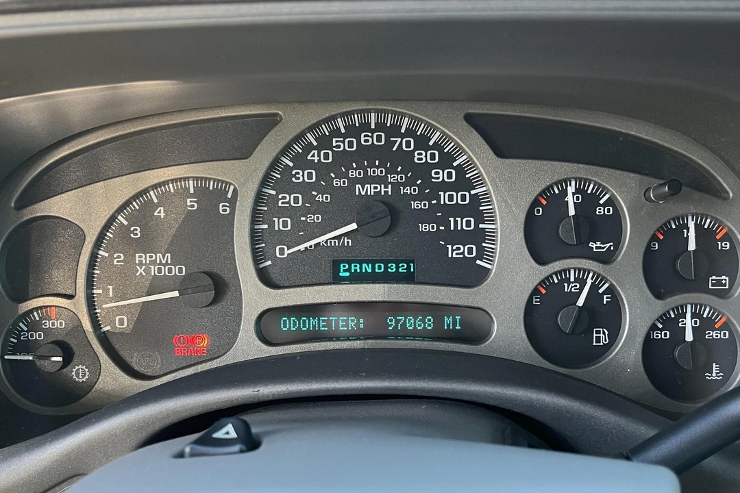 2003 GMC Yukon 2nd Gen - Image 24 of 31