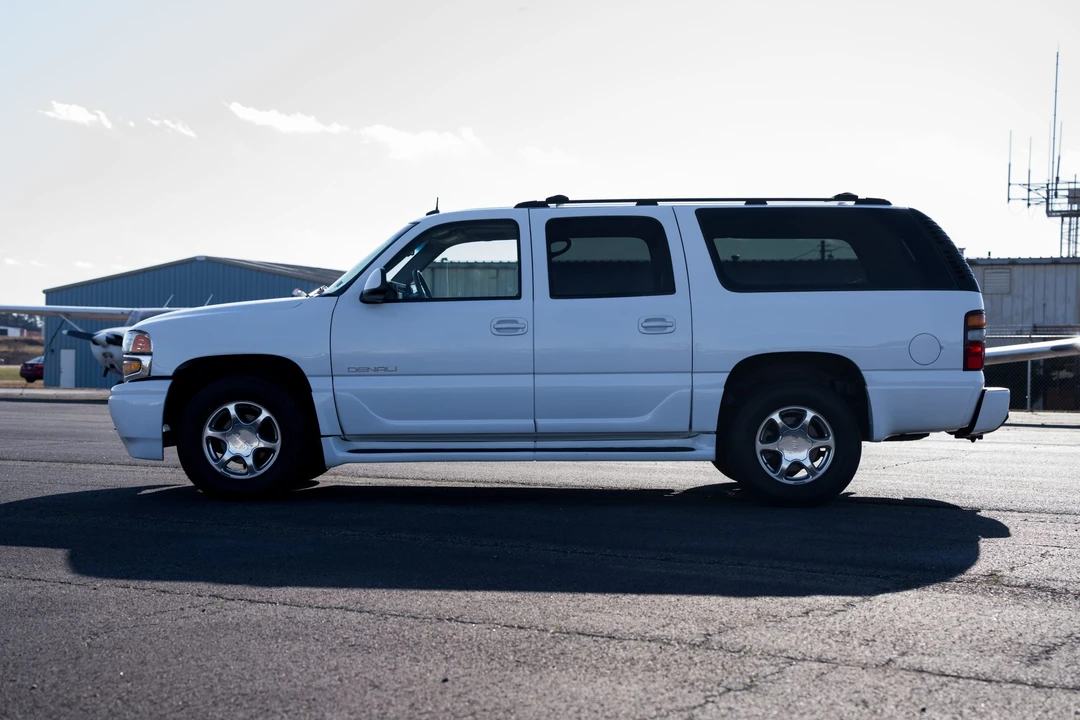 2003 GMC Yukon 2nd Gen - Image 9 of 31