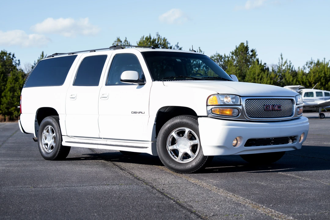 2003 GMC Yukon 2nd Gen - Image 19 of 31