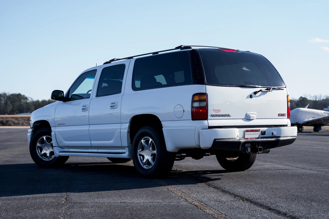 2003 GMC Yukon 2nd Gen - Image 11 of 31