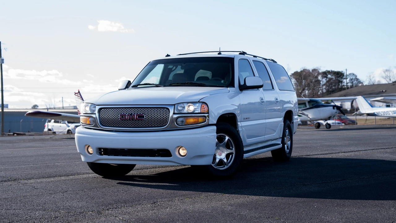 2003 GMC Yukon 2nd Gen - Image 8 of 31