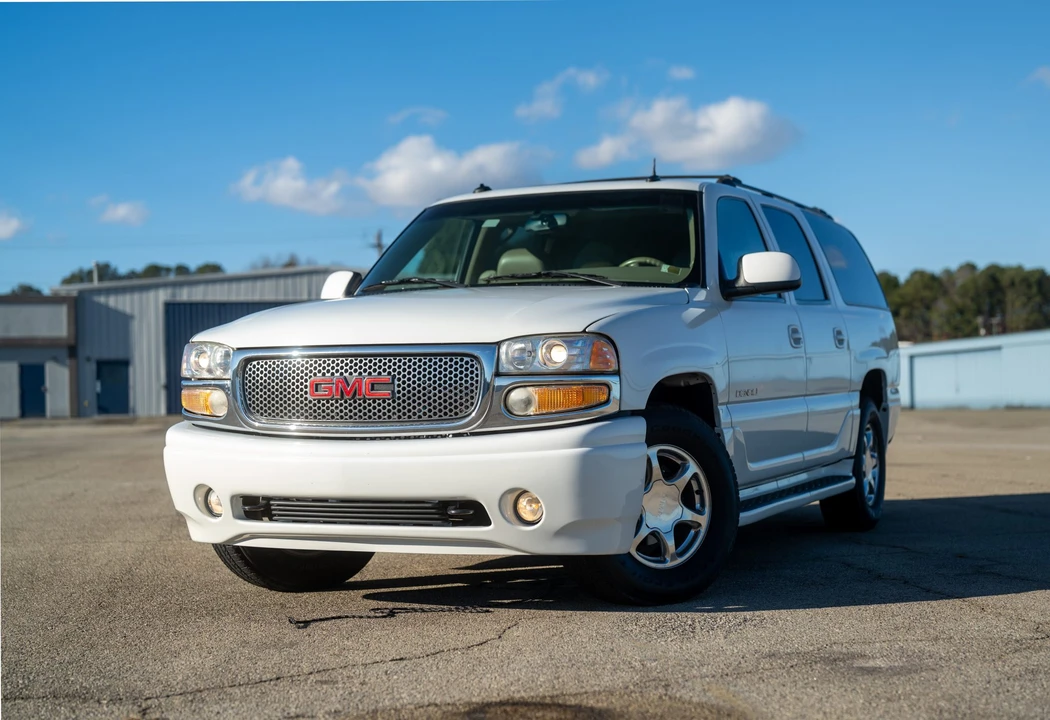 2003 GMC Yukon 2nd Gen - Image 4 of 31