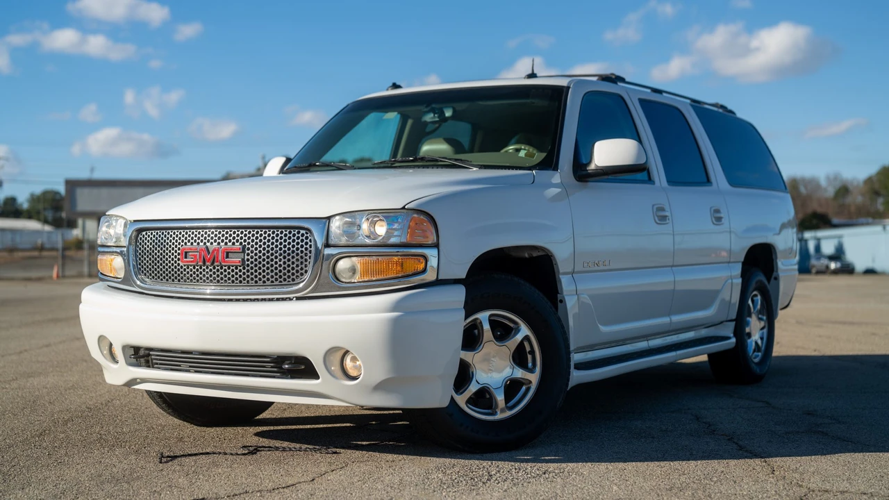 2003 GMC Yukon 2nd Gen - Image 6 of 31