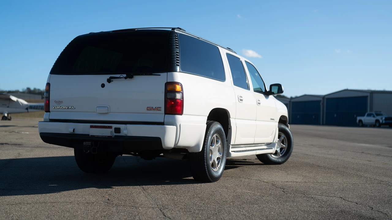 2003 GMC Yukon 2nd Gen - Image 14 of 31