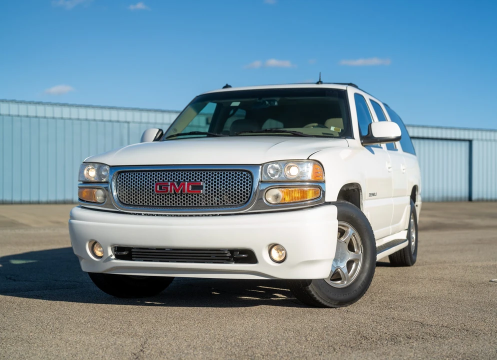 2003 GMC Yukon 2nd Gen - Image 2 of 31