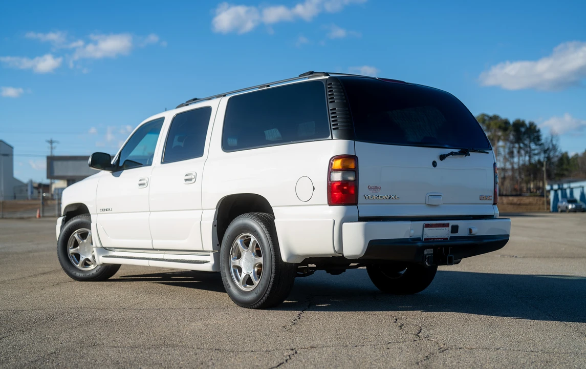 2003 GMC Yukon 2nd Gen - Image 10 of 31