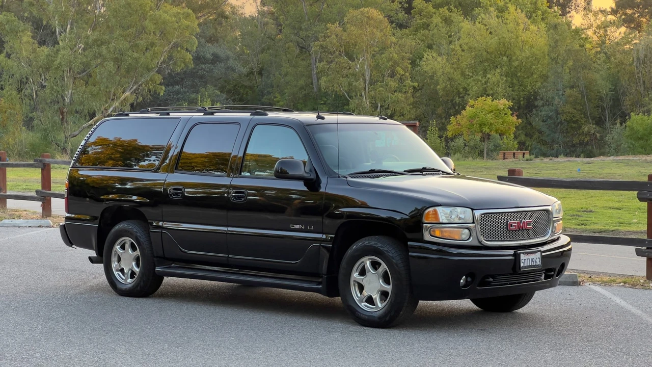 2003 GMC Yukon 2nd Gen - Image 5 of 31