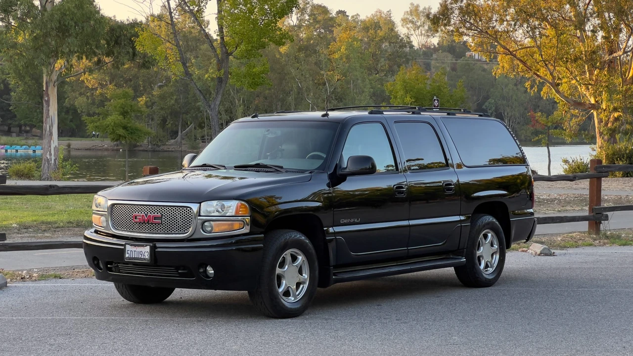 2003 GMC Yukon 2nd Gen - Image 19 of 31