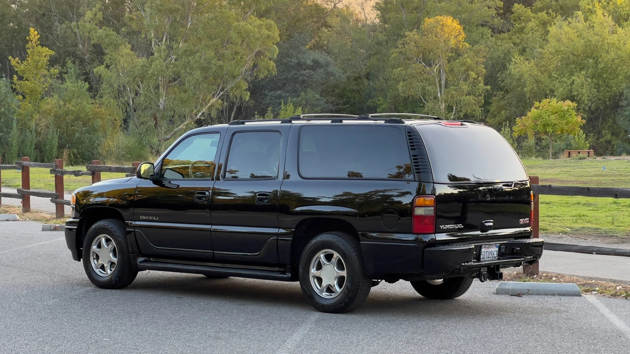 2003 GMC Yukon 2nd Gen - Image 25 of 31