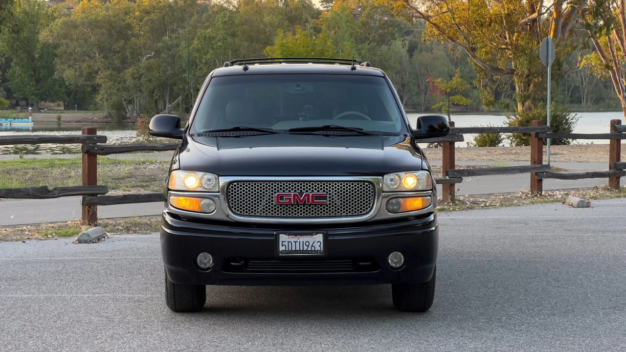 2003 GMC Yukon 2nd Gen - Image 9 of 31