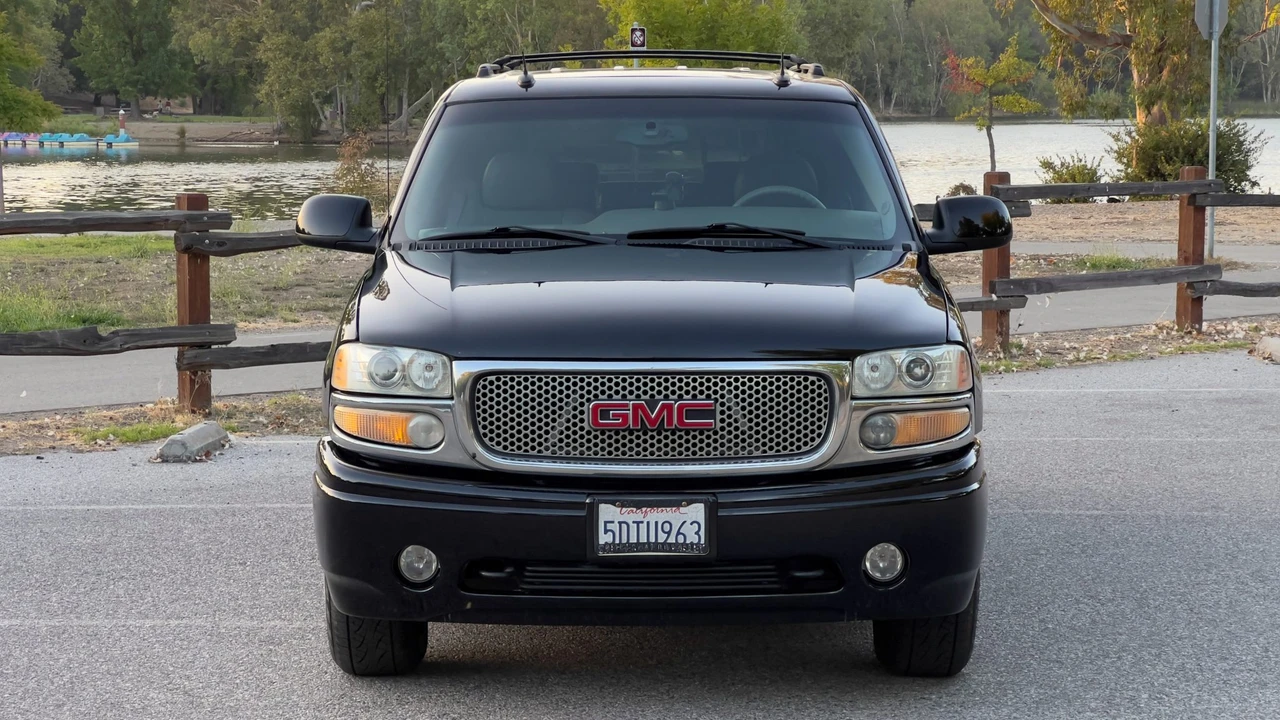 2003 GMC Yukon 2nd Gen - Image 13 of 31