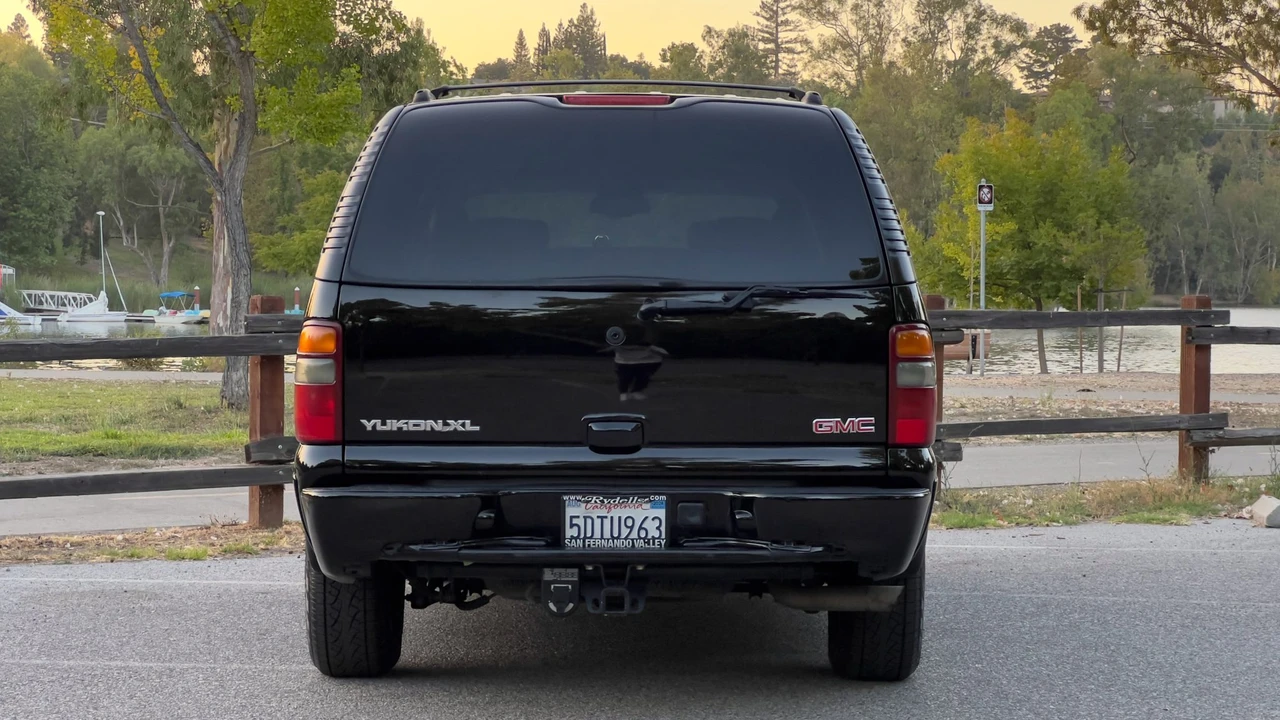 2003 GMC Yukon 2nd Gen - Image 28 of 31