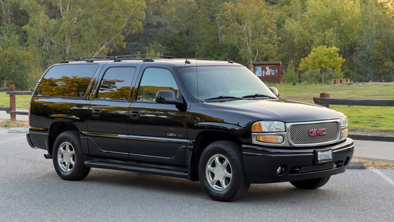 2003 GMC Yukon 2nd Gen - Image 3 of 31