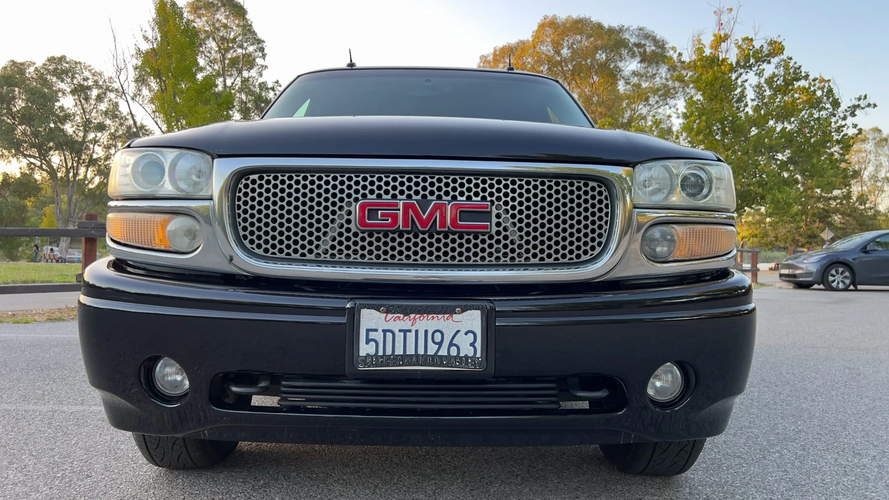 2003 GMC Yukon 2nd Gen - Image 14 of 31