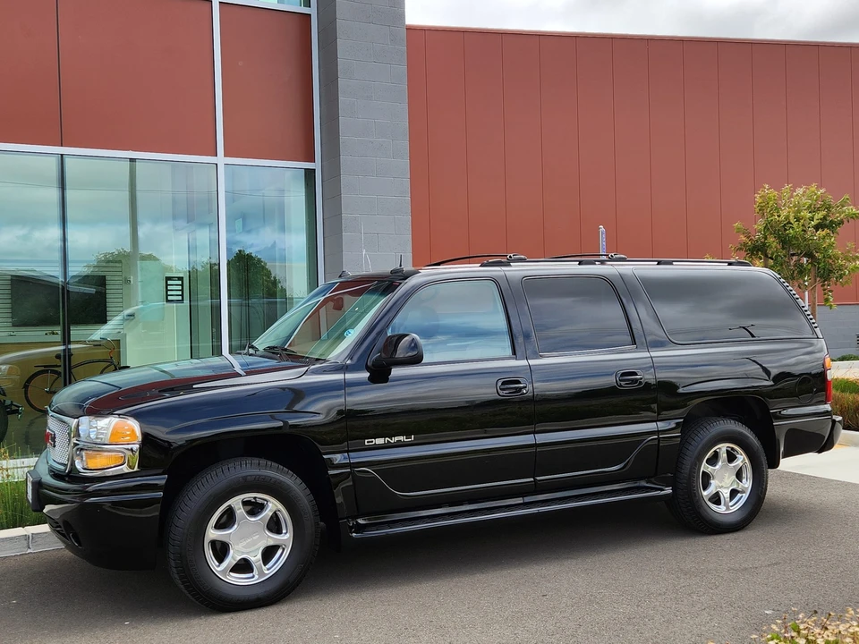 2003 GMC Yukon 2nd Gen - Image 10 of 31