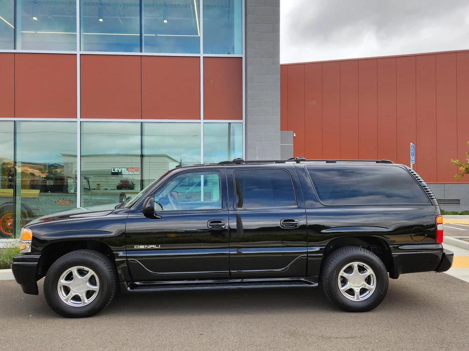 2003 GMC Yukon 2nd Gen - Image 11 of 31