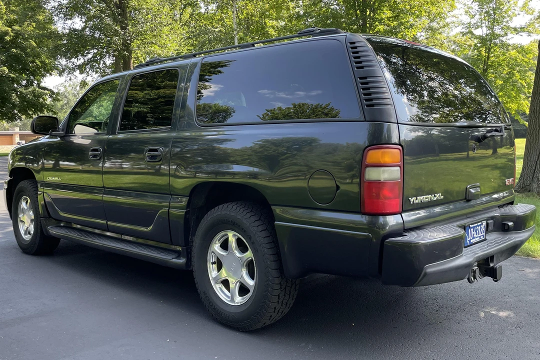 2003 GMC Yukon 2nd Gen - Image 4 of 31