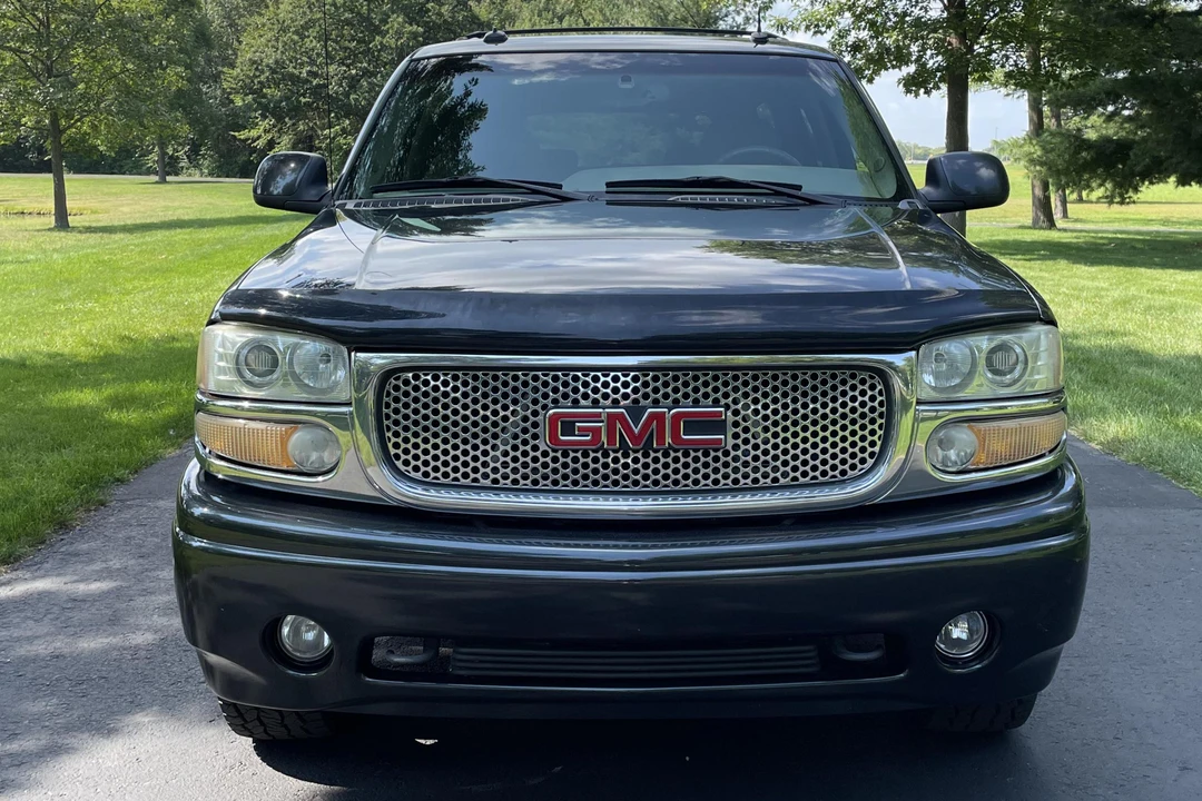 2003 GMC Yukon 2nd Gen - Image 2 of 31
