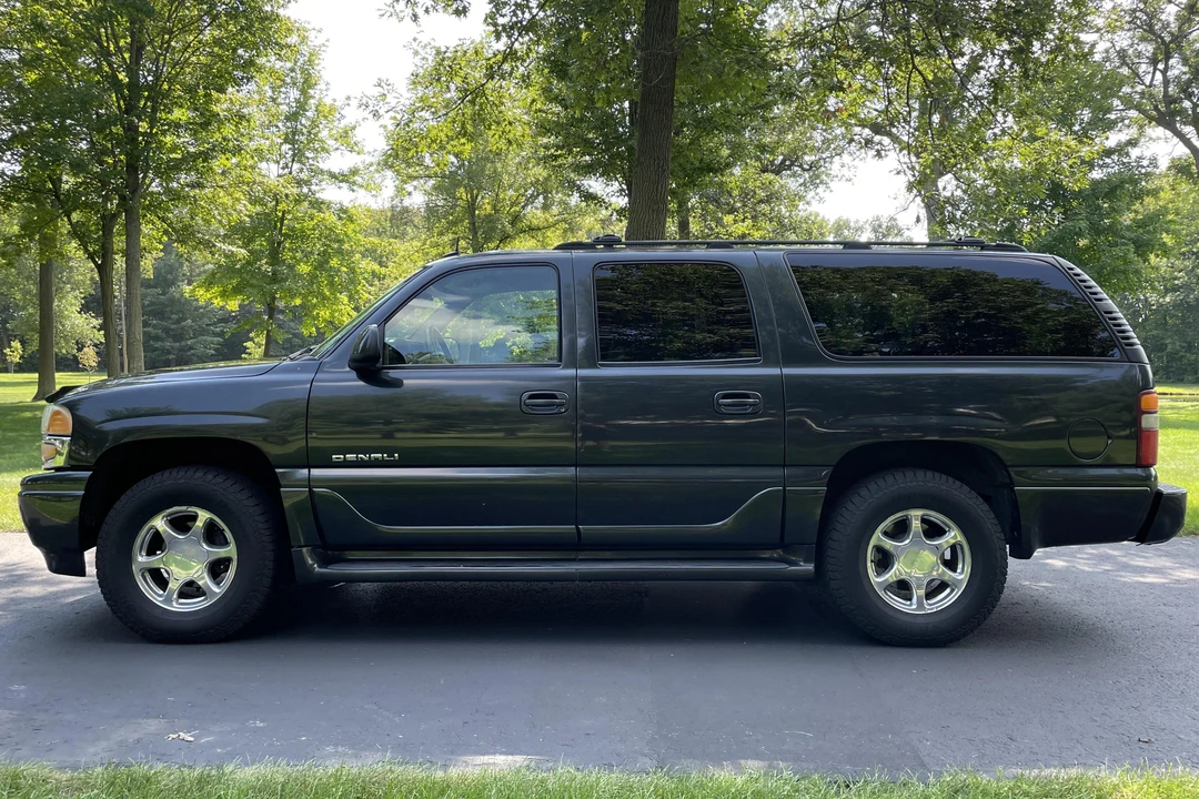 2003 GMC Yukon 2nd Gen - Image 3 of 31