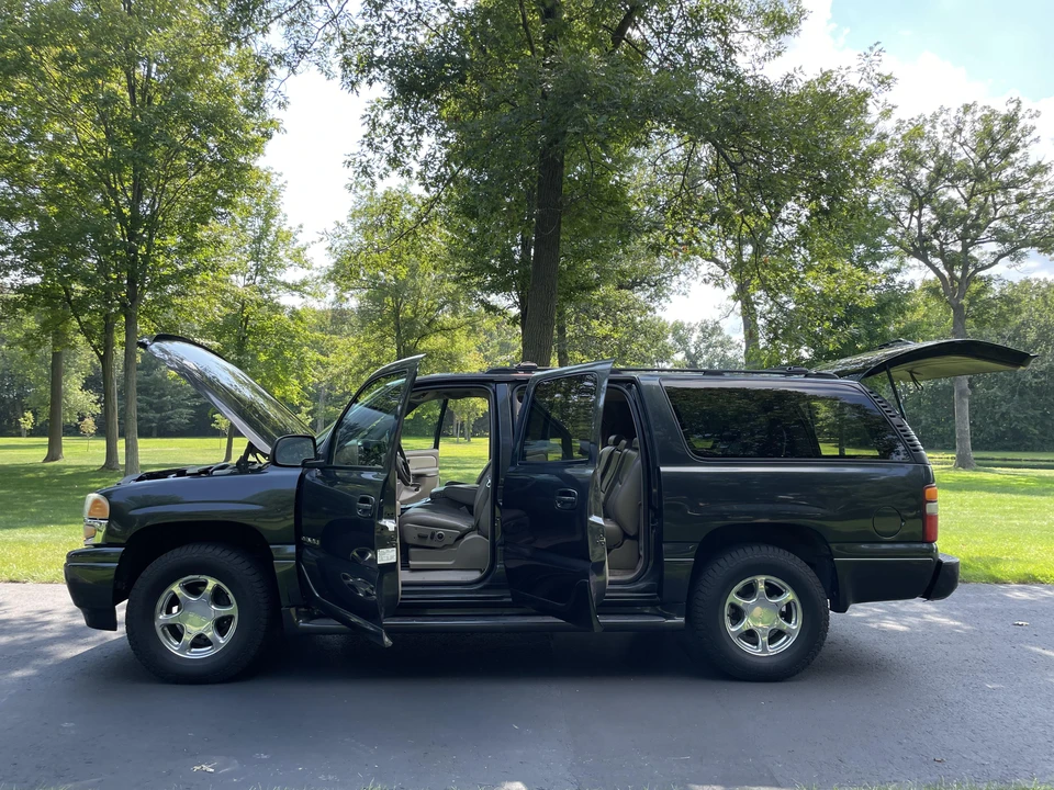 2003 GMC Yukon 2nd Gen - Image 13 of 31
