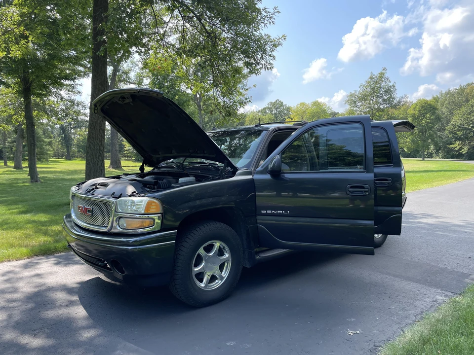 2003 GMC Yukon 2nd Gen - Image 11 of 31
