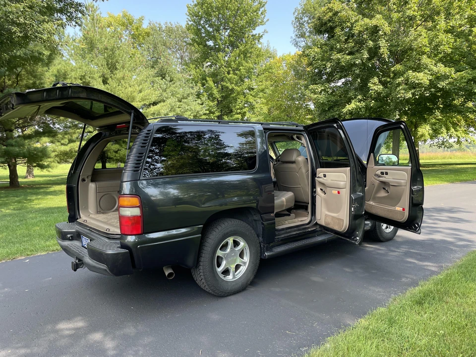 2003 GMC Yukon 2nd Gen - Image 18 of 31