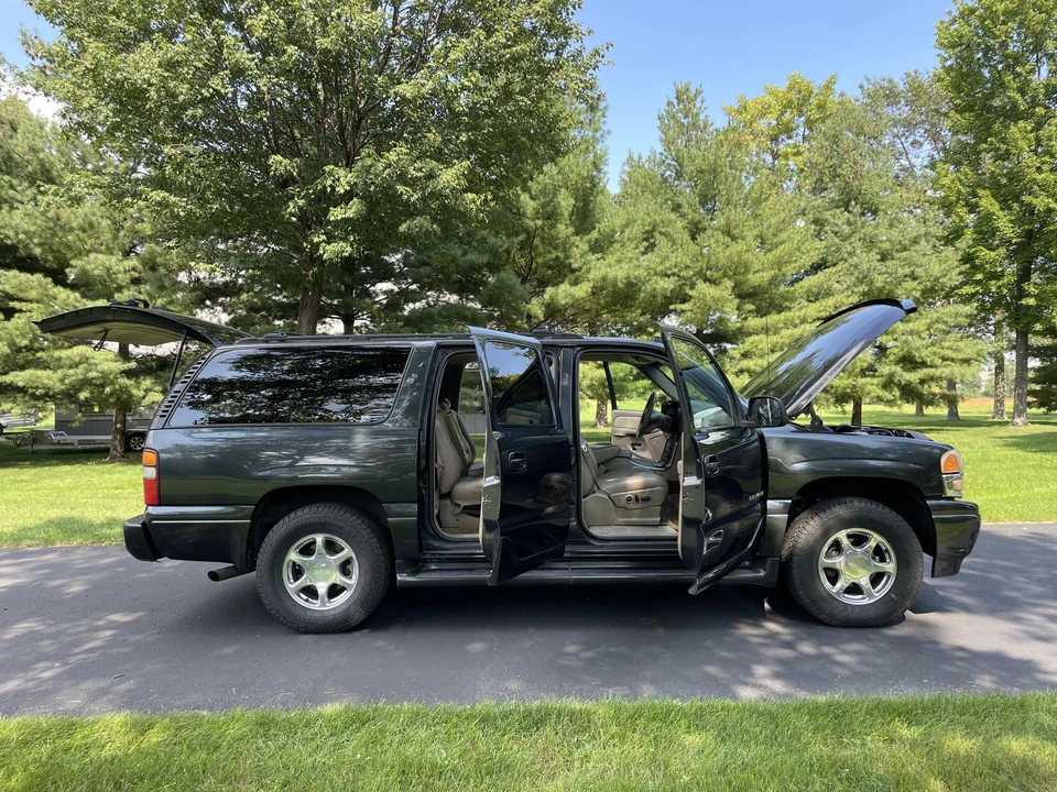 2003 GMC Yukon 2nd Gen - Image 19 of 31