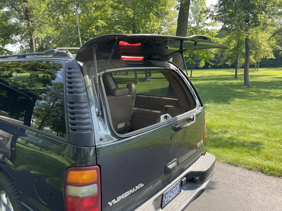 2003 GMC Yukon 2nd Gen - Image 15 of 31