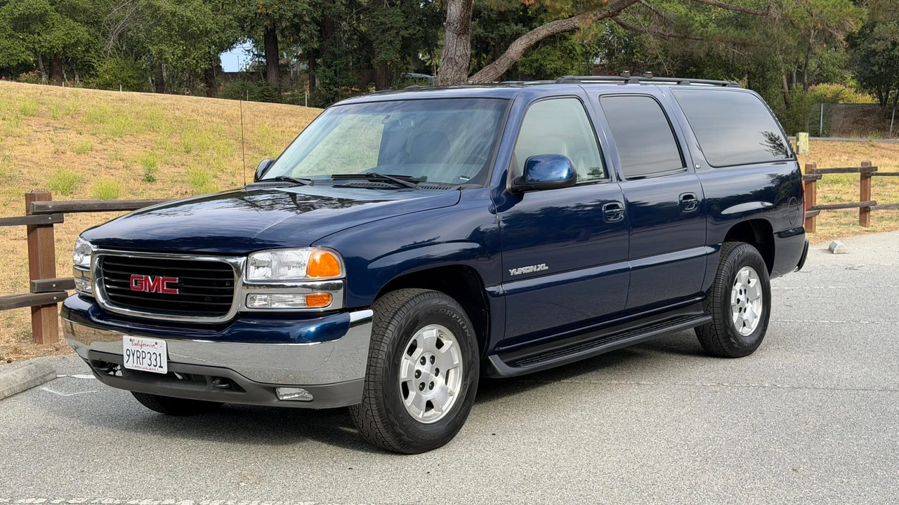 2003 GMC Yukon 2nd Gen - Image 3 of 31
