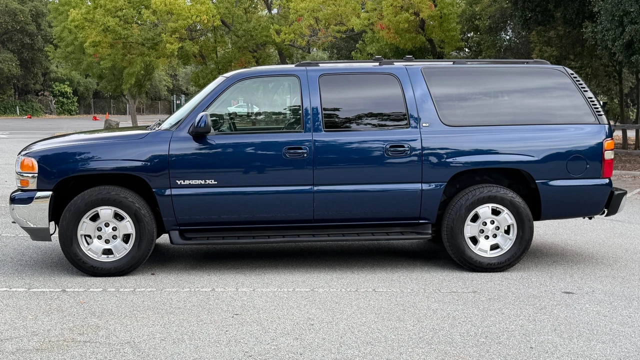2003 GMC Yukon 2nd Gen - Image 19 of 31