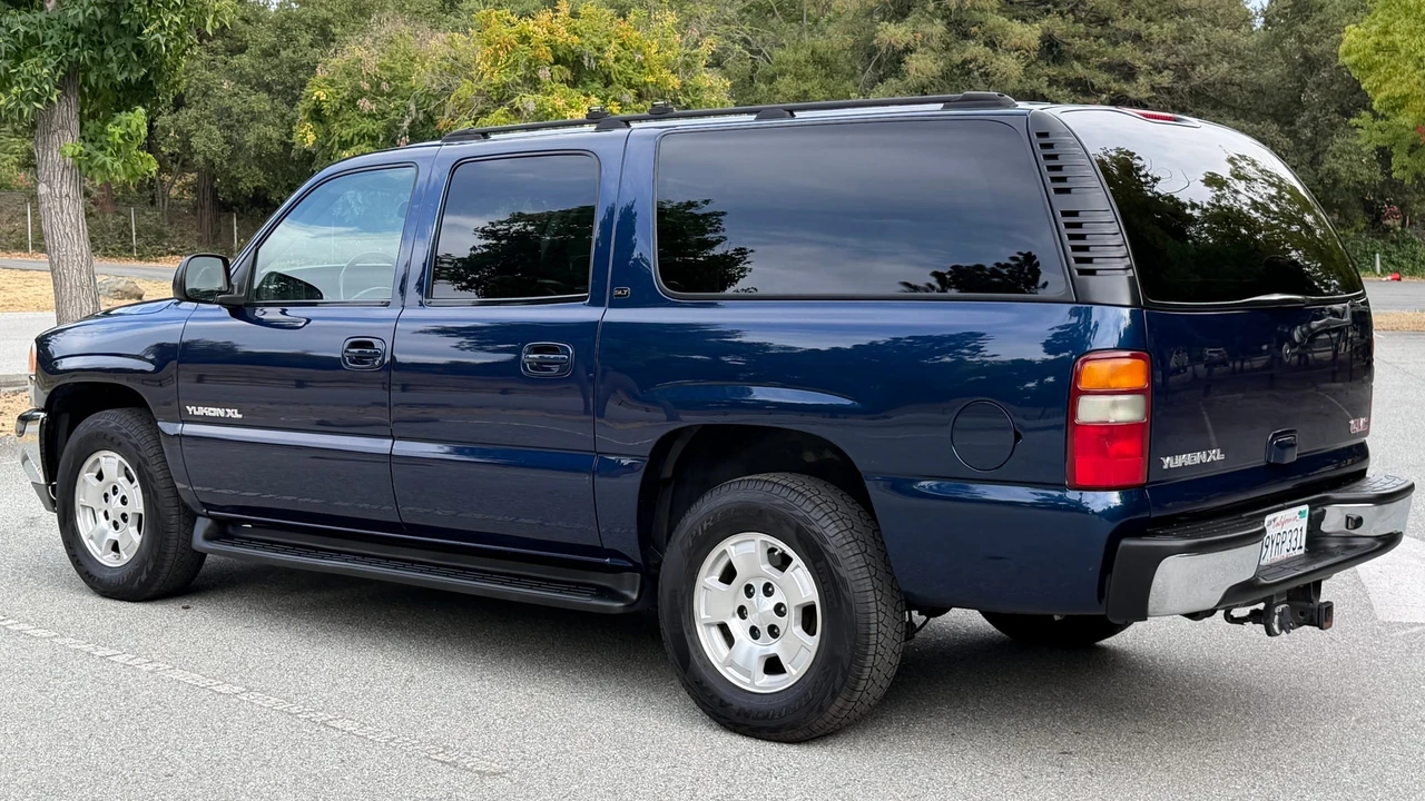 2003 GMC Yukon 2nd Gen - Image 18 of 31