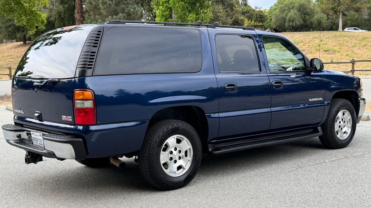 2003 GMC Yukon 2nd Gen - Image 11 of 31