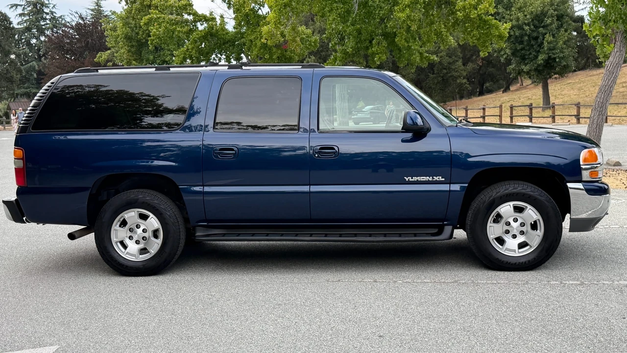 2003 GMC Yukon 2nd Gen - Image 9 of 31