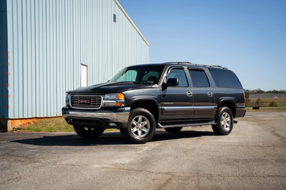2003 GMC Yukon 2nd Gen - Image 2 of 31