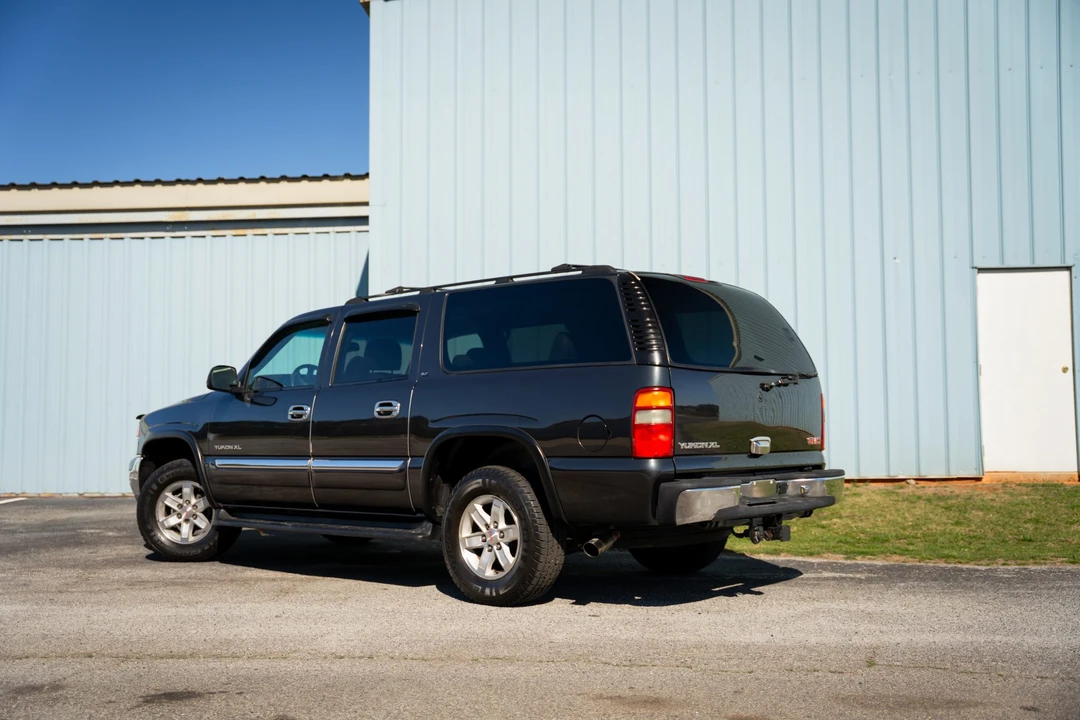 2003 GMC Yukon 2nd Gen - Image 11 of 31