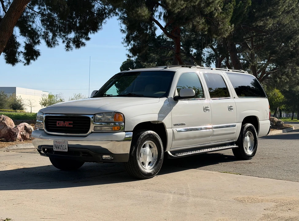 2003 GMC Yukon 3rd Gen - Image 3 of 31