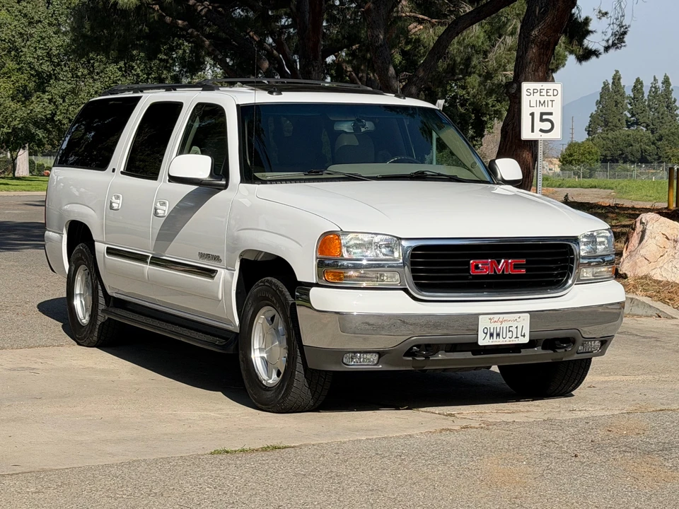 2003 GMC Yukon 3rd Gen - Image 10 of 31