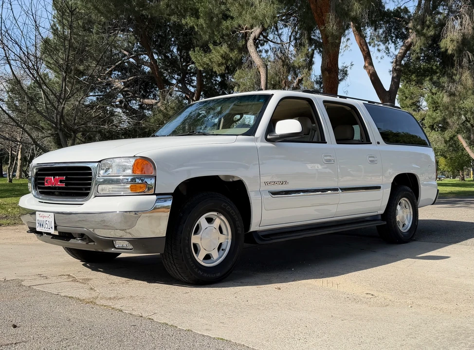 2003 GMC Yukon 3rd Gen - Image 5 of 31