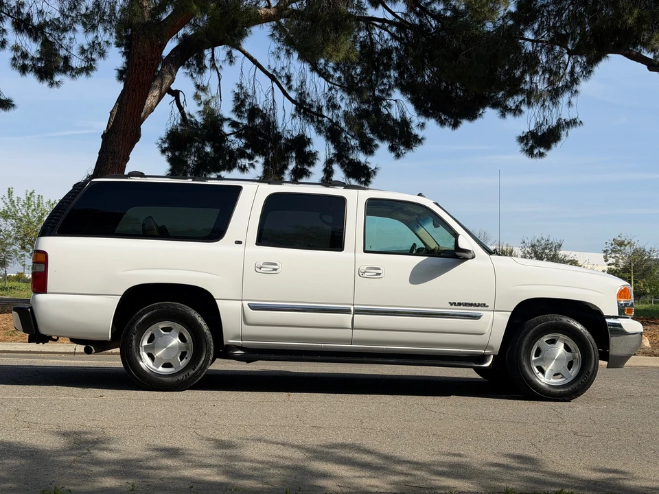 2003 GMC Yukon 3rd Gen - Image 15 of 31