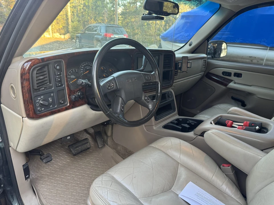 2003 GMC Yukon 2nd Gen - Image 28 of 31