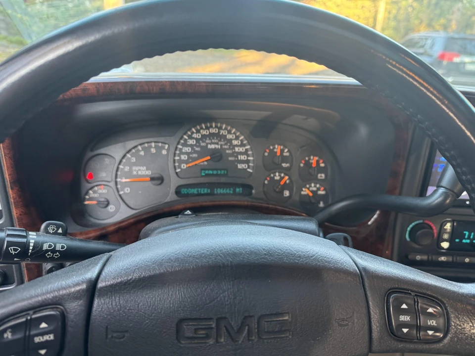 2003 GMC Yukon 2nd Gen - Image 30 of 31