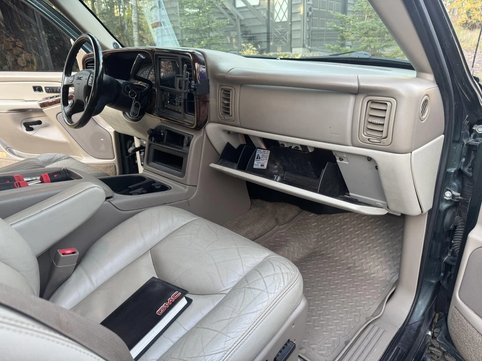 2003 GMC Yukon 2nd Gen - Image 23 of 31
