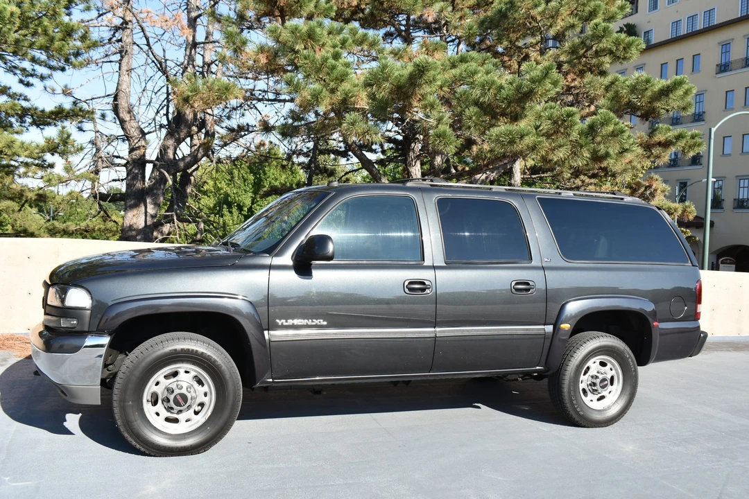 2003 GMC Yukon 2nd Gen - Image 2 of 31