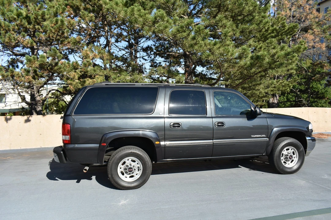 2003 GMC Yukon 2nd Gen - Image 12 of 31