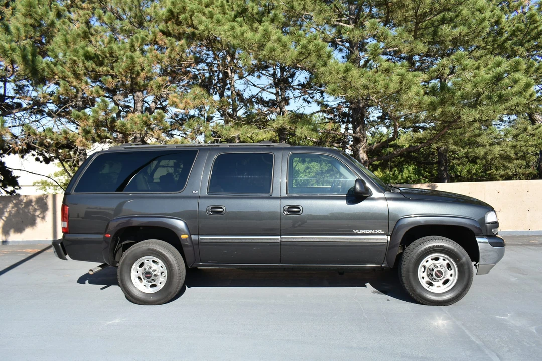 2003 GMC Yukon 2nd Gen - Image 11 of 31